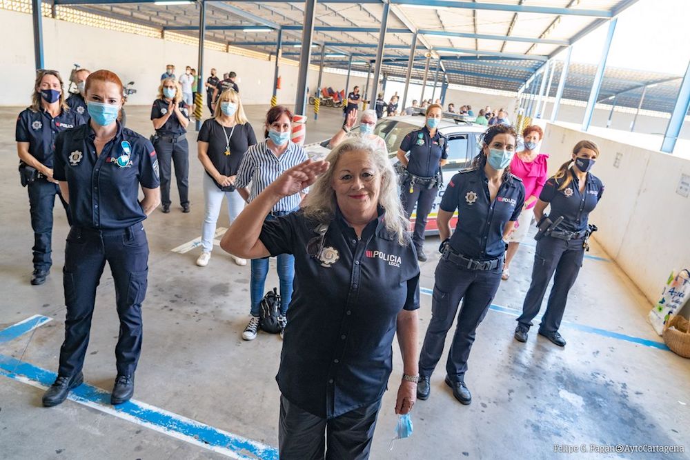 Mari Carmen posa con varias compañeras